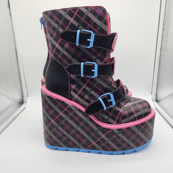 Monster High YRU Dune Platform Wedge Boots Size 10 Plaid Goth Pink Blue - Picture 4 of 8